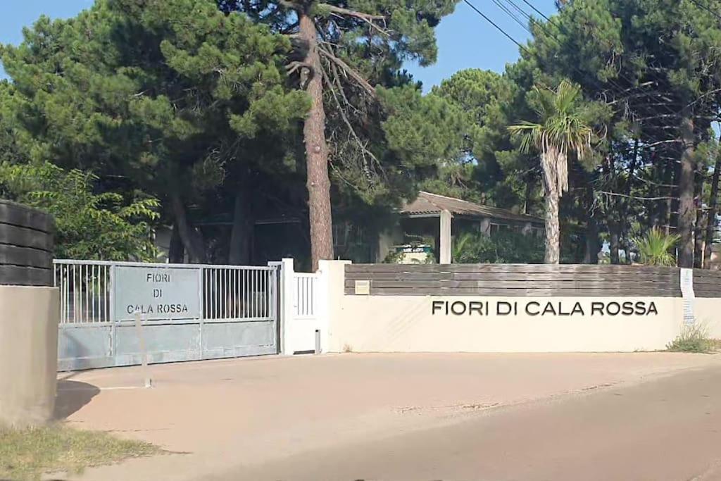 לצ'י Fiori Di Cala Rossa Appartement T3 Dans Residence Hotelliere Chez Virginie מראה חיצוני תמונה